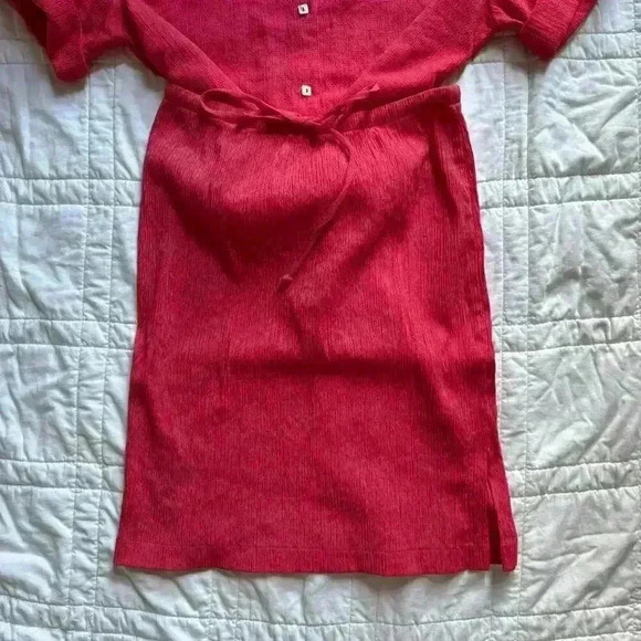 Coldwater creek women's red crepe shirt and skirt set small lightly checkered - Picture 2 of 8